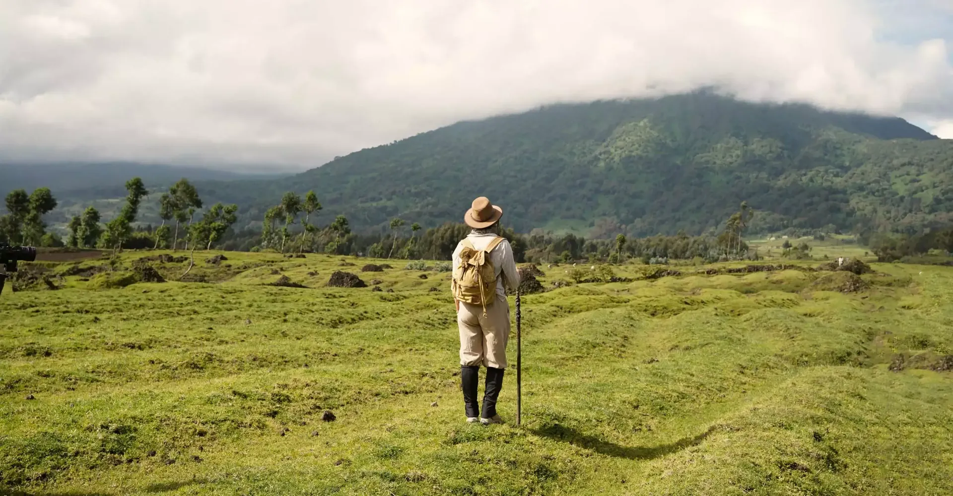 Rwanda becomes the preferred option in a Uganda vs Rwanda Safari when travelers prioritize comfort, efficiency, and a premium experience. It is especially suited for those who want a seamless journey with minimal travel time and high-quality accommodation.