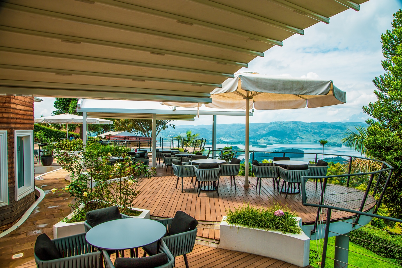 Lake Bunyonyi – Lakeside Tranquility and Romance
