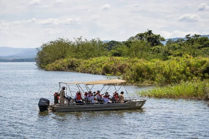 Life on safari often feels refreshingly simple, and that simplicity becomes one of the most meaningful transformations. This is a key part of How Safari Travel Changes First-Time Visitors.