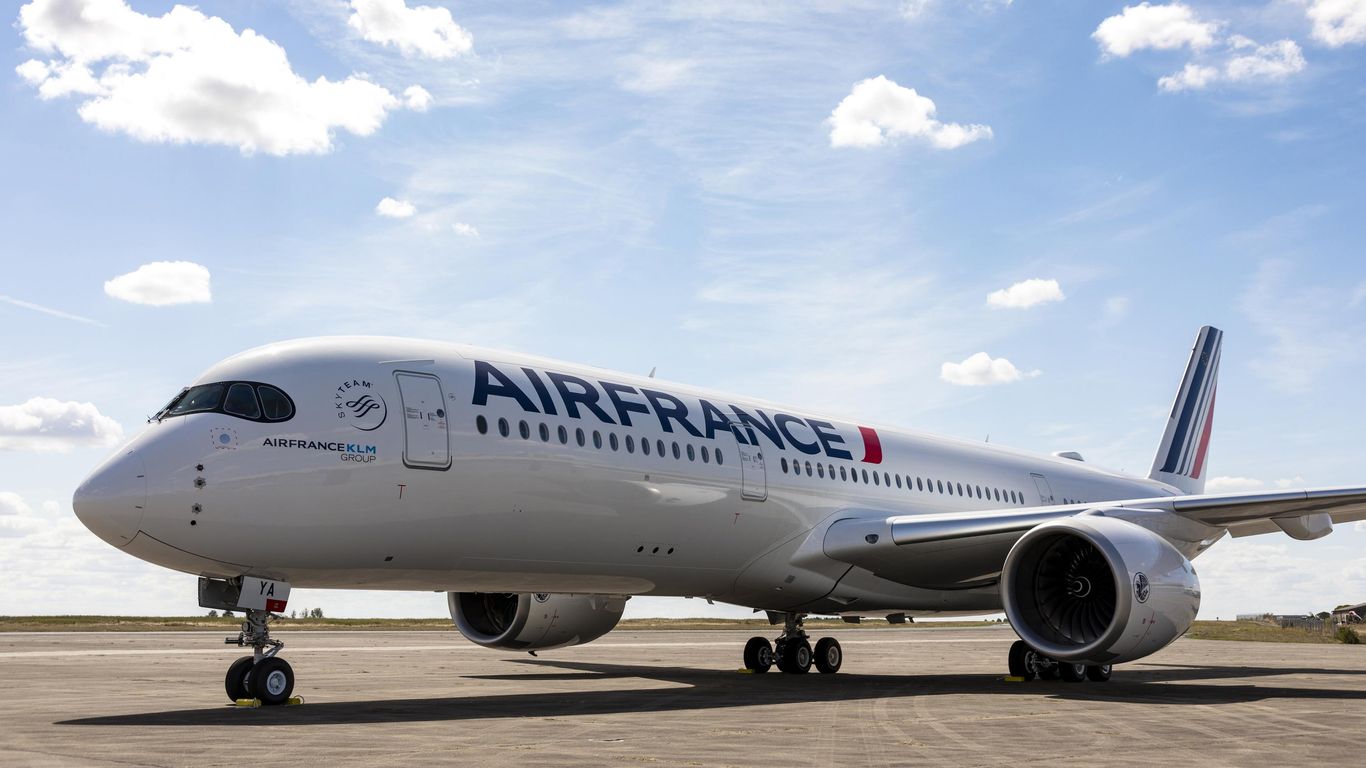 Air France offers convenient flights from Paris to Kinshasa for a Congo safari from Europe.