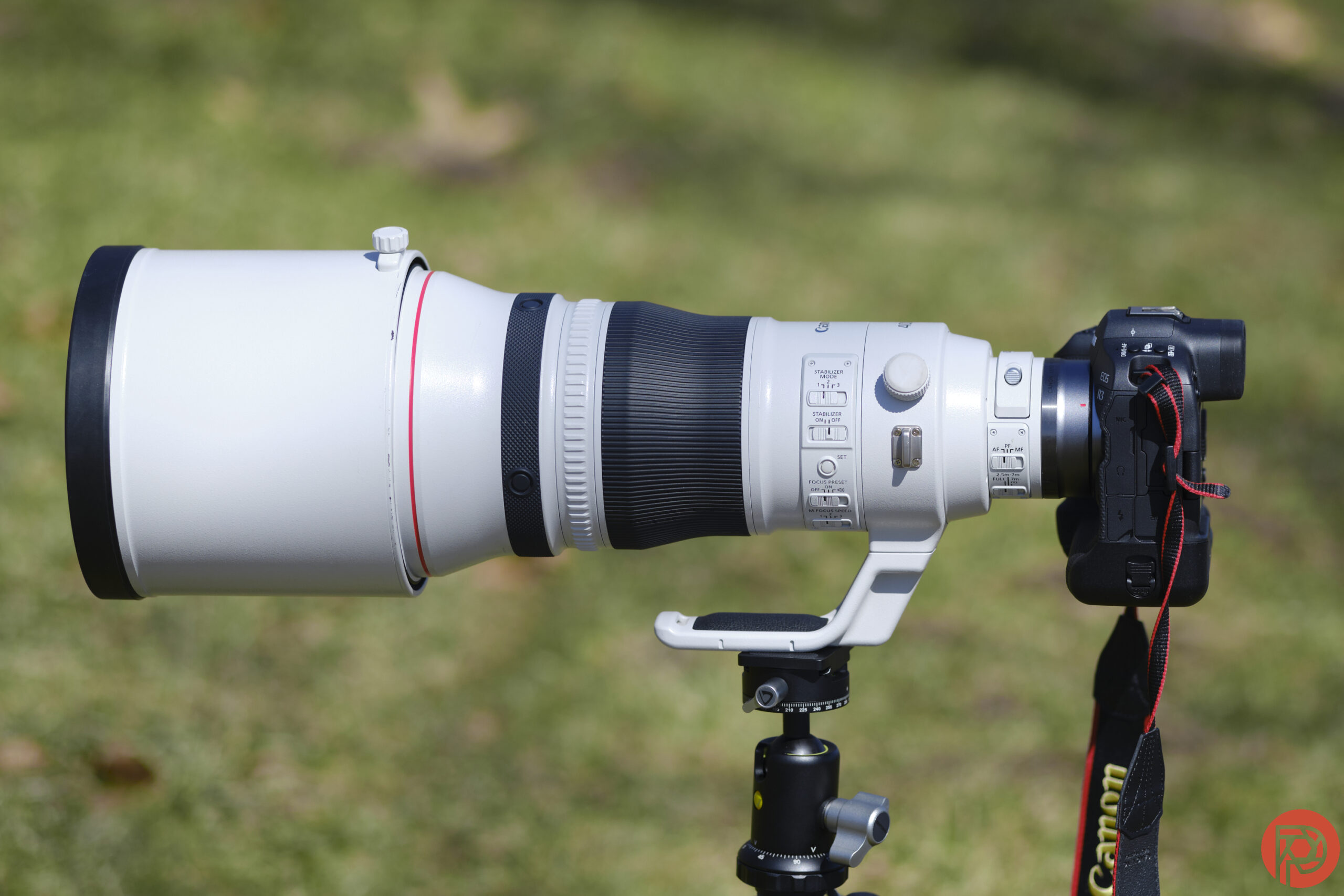 A telephoto lens is an essential item because it allows travelers to capture close-up photographs of gorillas, birds, wildlife, and distant volcanic landscapes without disturbing animals. A lightweight telephoto lens greatly improves wildlife photography during gorilla trekking, bird watching, and safari experiences in Congo’s national parks and rainforests.