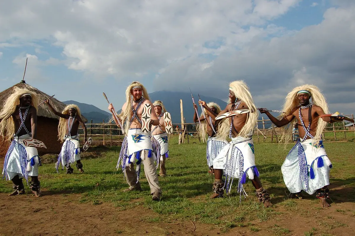 A local dance in Iby’Iwacu Cultural Village.